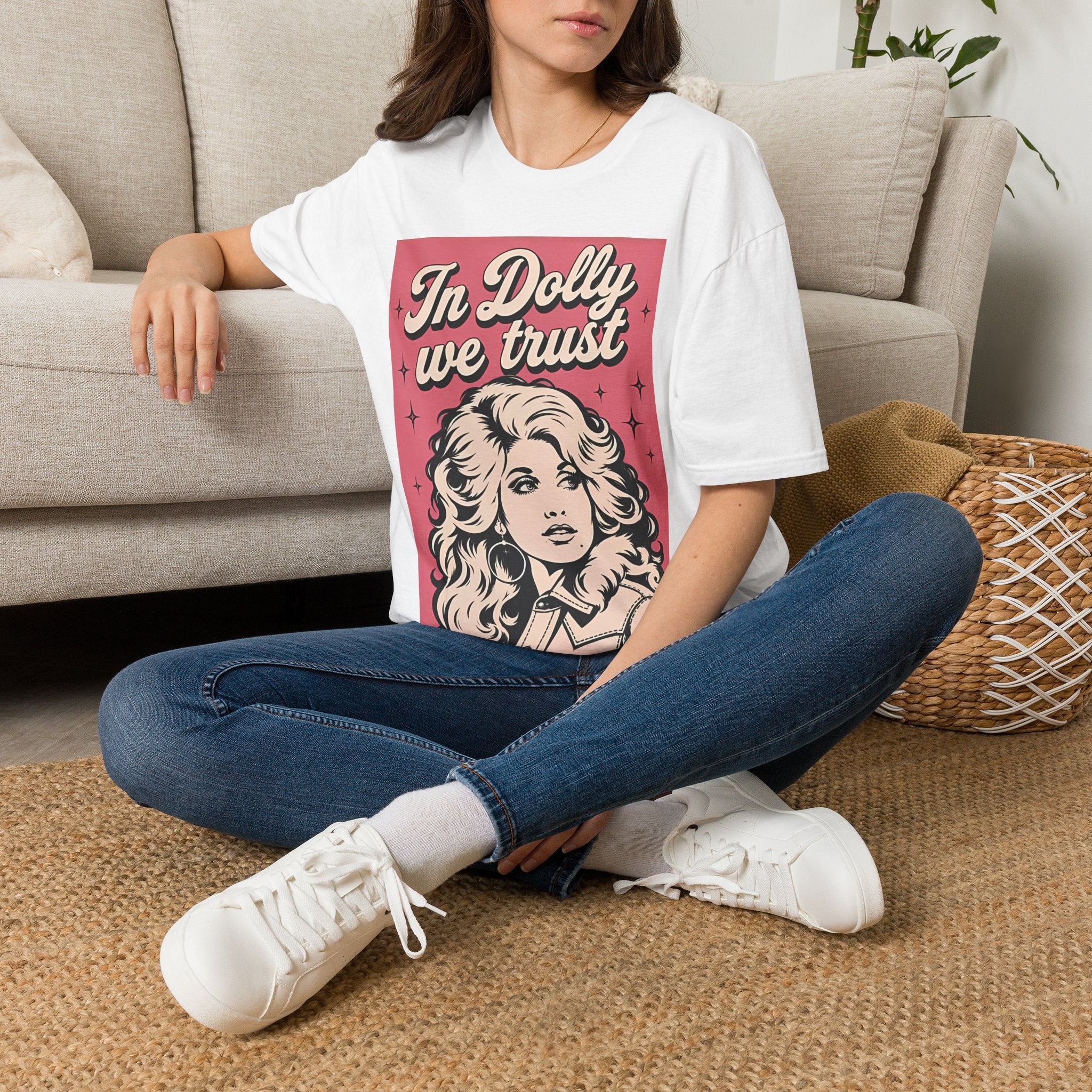 Dolly Tribute T‑Shirt — "In Dolly We Trust" Retro Pop Art Tee